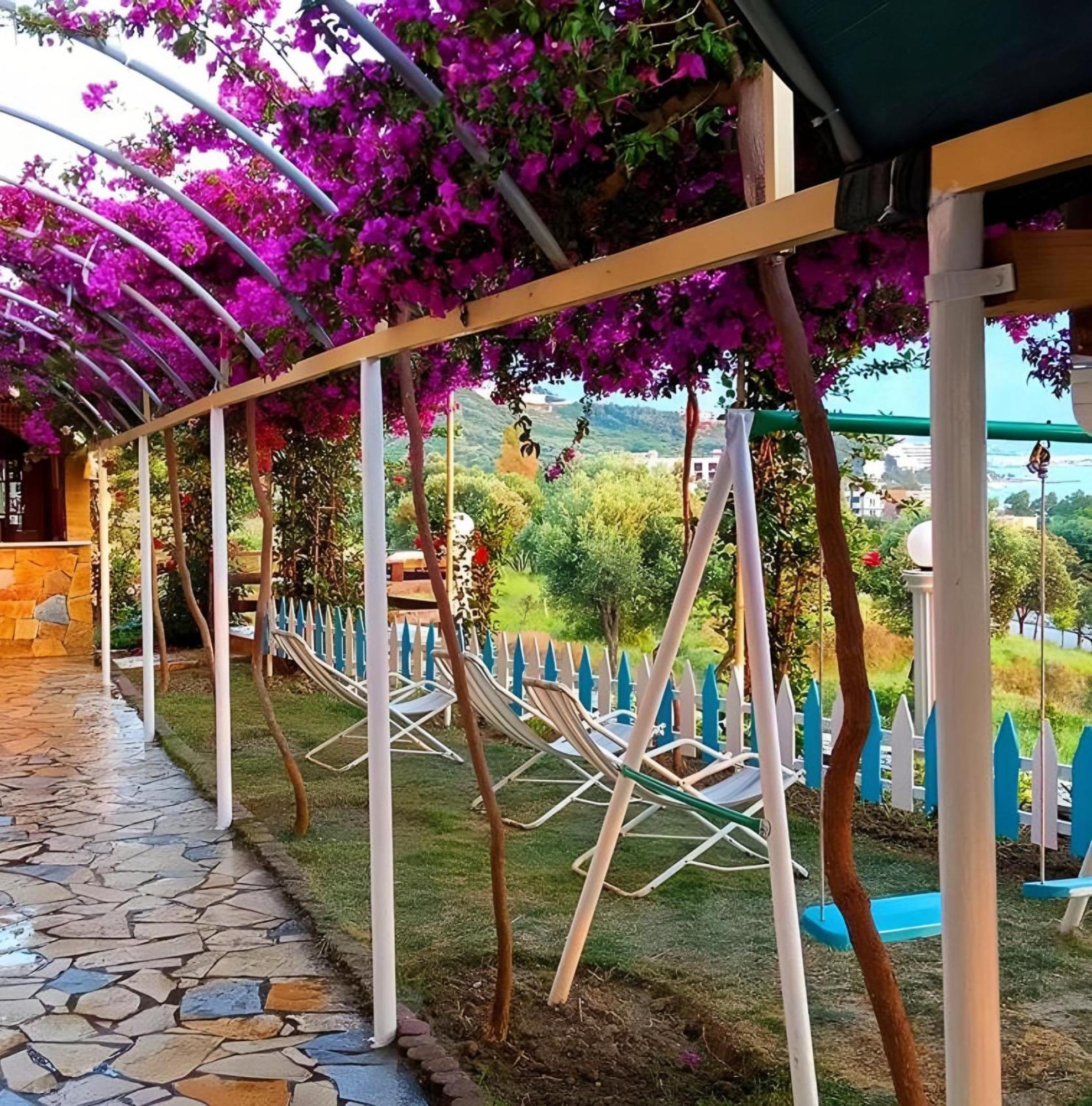 Hotel Sirena Radhimë Dış mekan fotoğraf
