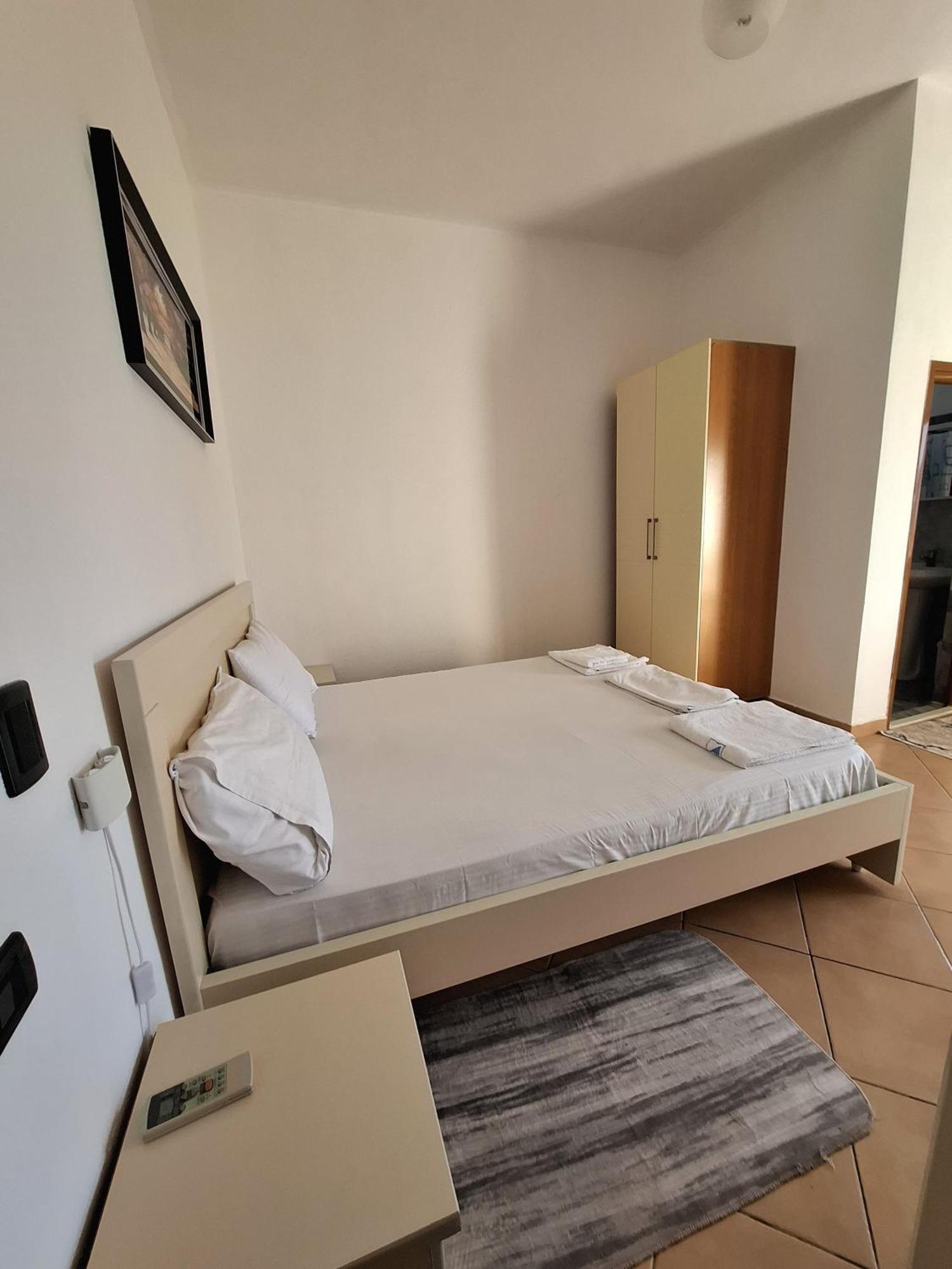 Hotel Sirena Radhimë Dış mekan fotoğraf
