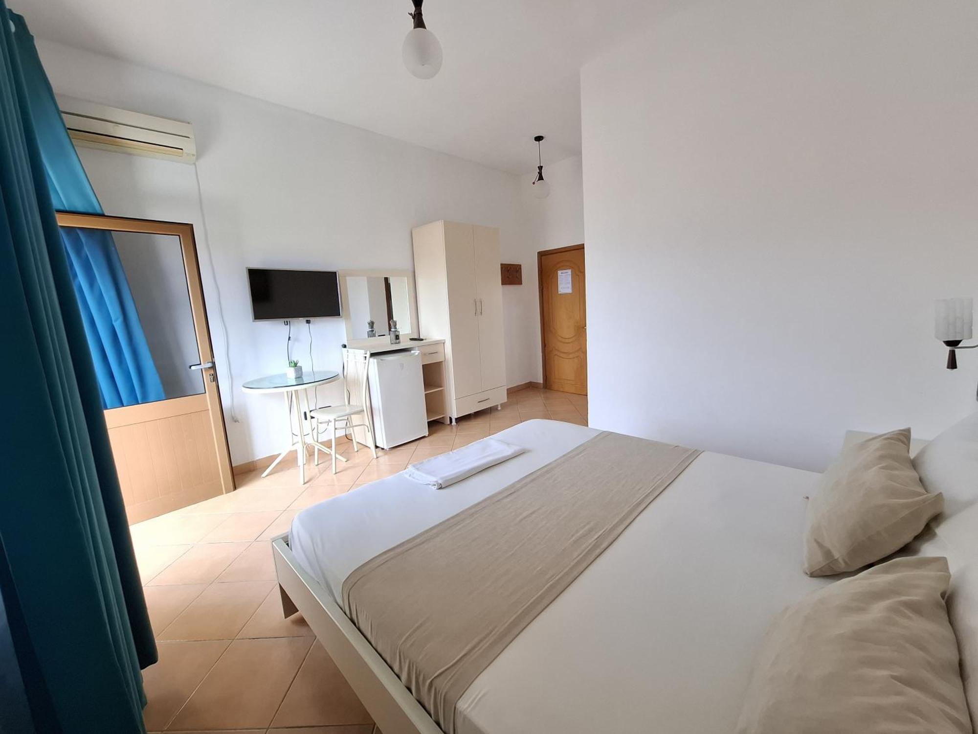 Hotel Sirena Radhimë Dış mekan fotoğraf