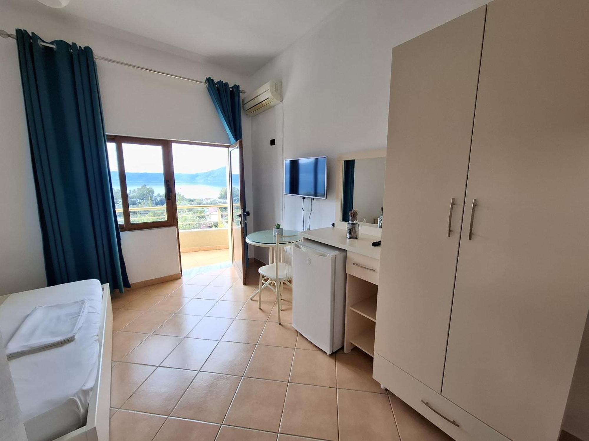Hotel Sirena Radhimë Dış mekan fotoğraf
